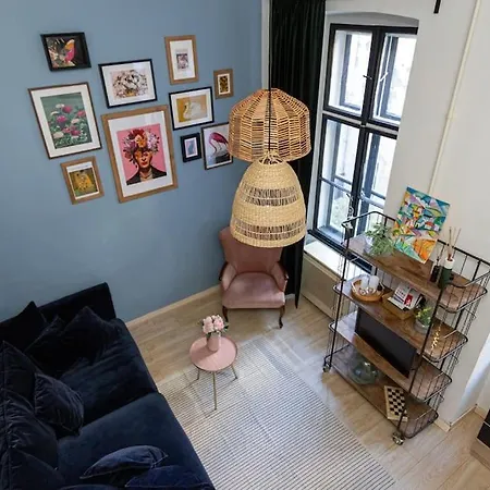 Bohemian Corner In Center *